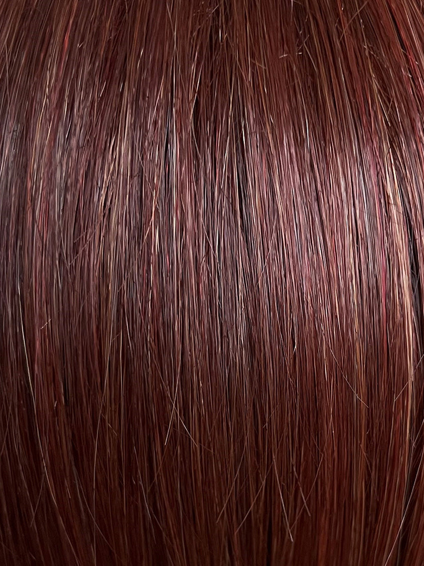 Duo Athens Deluxe by Gisela Mayer in grey shade, front view showing the modern grey tone on the short semi-natural wig.