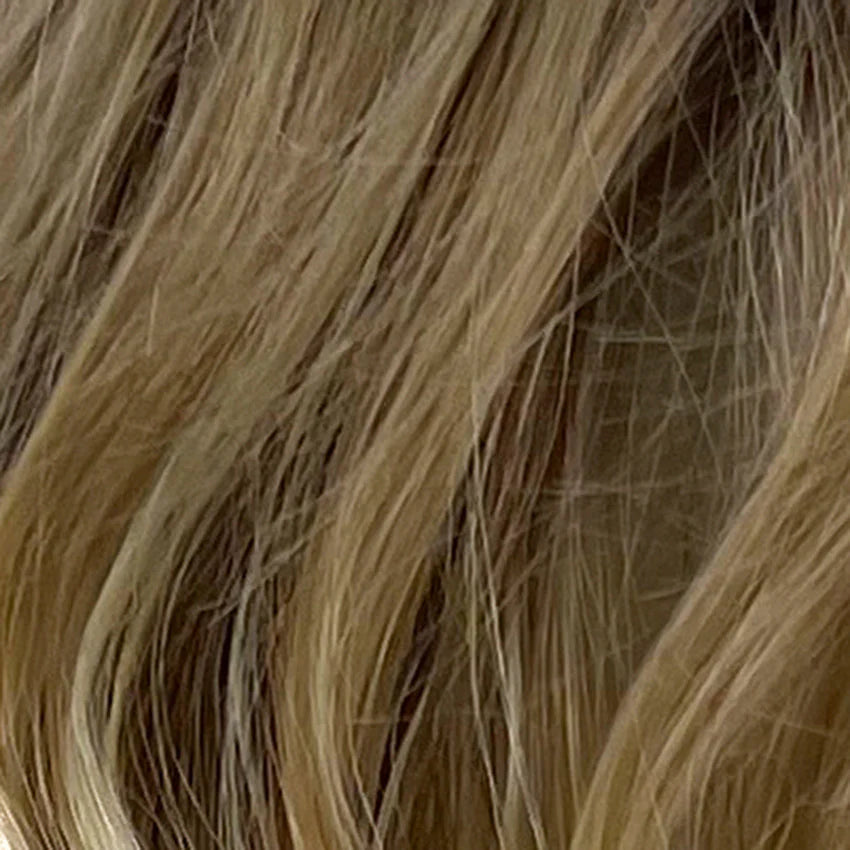 Gisela Mayer Hi Beso in 22-25-10 warm shade, front-facing view showing the flowing long hair and natural-looking balayage.