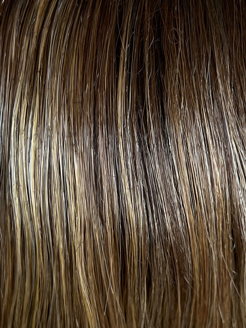 Gisela Mayer Magic Emma Deluxe in Bernstein Rooted, side view showing the warm balayage tones on the wavy mid-length wig.