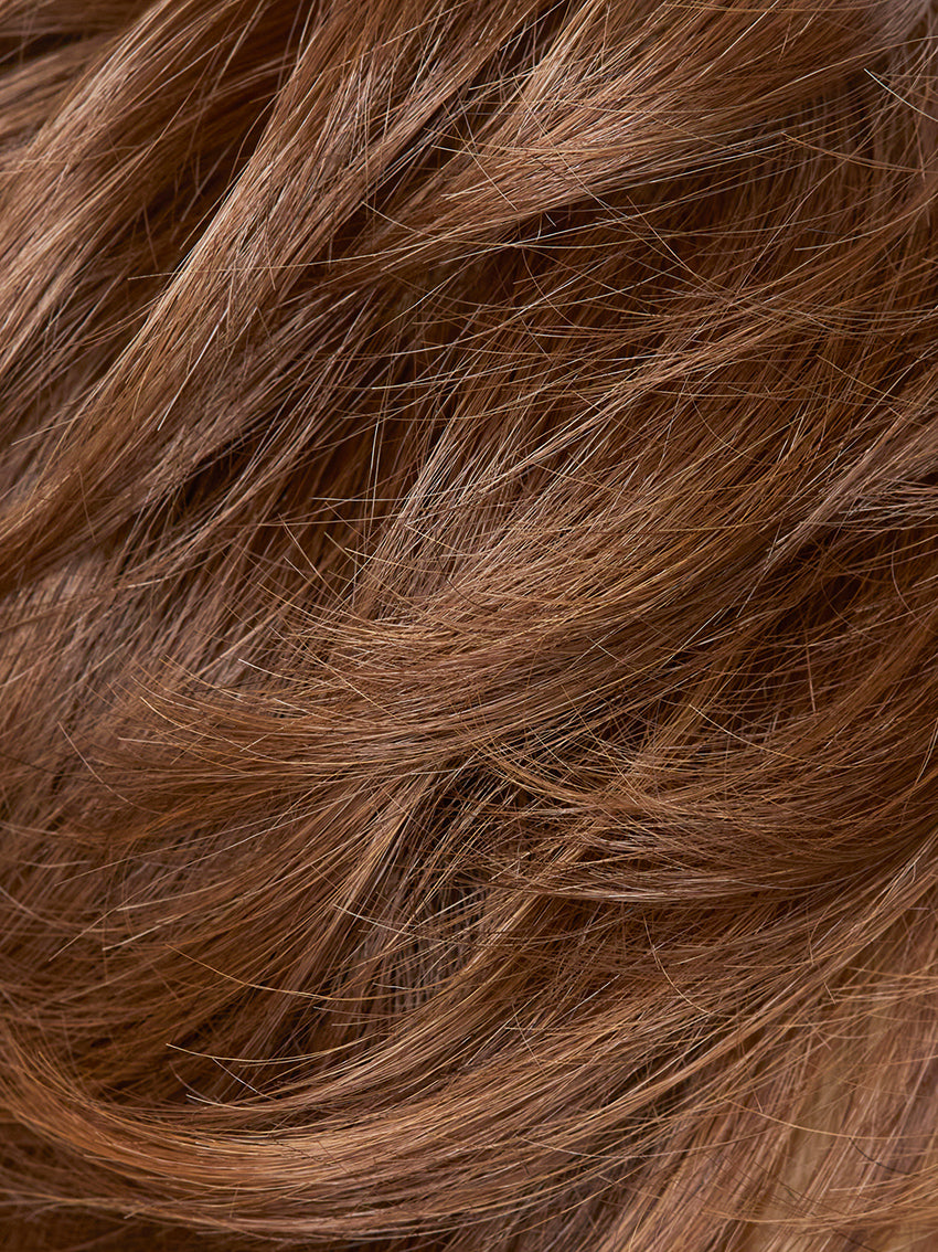 Duo Athens Deluxe by Gisela Mayer, front view showing the realistic hairline and modern short semi-natural hair style.