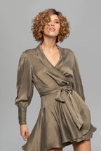 Duo Jordan wig by Gisela Mayer, side view showing the mid-length tight curls and semi-natural Remy/synthetic blend.