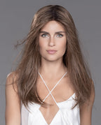 La perruque Caso Mono d’Ellen Wille est réalisée en 100 % cheveux humains pour un rendu naturel et élégant.
Idéale pour femmes touchées par l’alopécie ou la pelade, elle masque la chute de cheveux en toute discrétion.