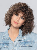 Disco de la collection Perucci d’Ellen Wille est une perruque qui dissimule efficacement la perte de cheveux due à pelade ou alopécie, avec volume et style.