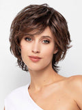 Perruque femme Sun Easy, courte et coiffé-décoiffé, audacieuse et élégante, idéale pour camoufler la pelade et l’alopécie.