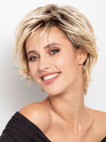 Perruque femme Sun Limit, courte et volumineuse, élégante et naturelle, parfaite pour camoufler la pelade et l’alopécie.