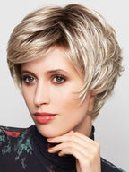 Perruque femme Wind, courte et volumineuse, pratique et élégante, idéale pour dissimuler l’alopécie avec naturel.