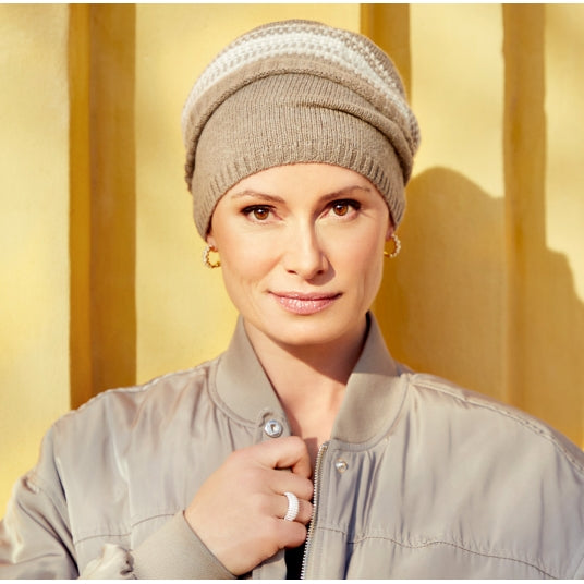 Bonnet St Moritz Rose comme Femme, doux et tendance, parfait pour pelade ou chute de cheveux après chimio, idéal en hiver.