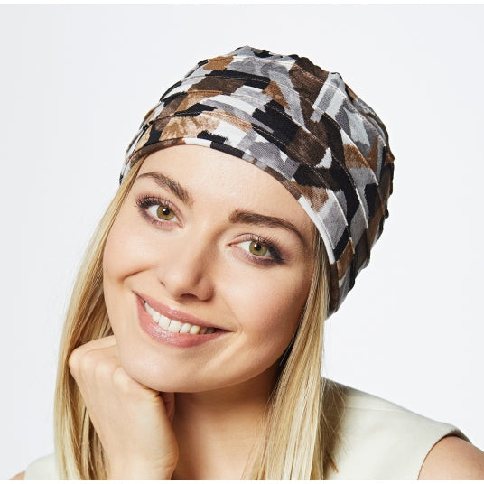 Pour l’été, nos bonnets chimio féminins s’enfilent facilement et offrent maintien parfait, idéals pour pelade ou chute de cheveux après chimio.