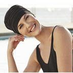 Le bonnet de bain Swim Cap Christine® en nylon/spandex protège le cuir chevelu après chimio ou pelade avec style et confort.