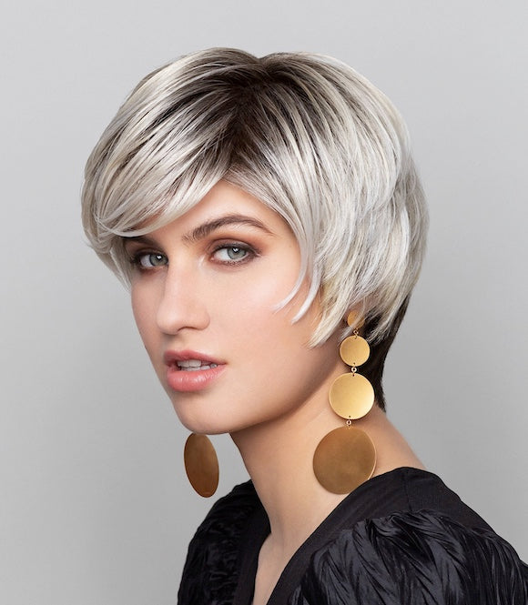 Perruque Extreme Young Mono Lace Large Gisela Mayer, coupe courte tendance, confortable, pour grand tour de tête.
