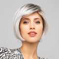 Perruque Salon Style Gisela Mayer wigs, courte lisse, style chic et élégant, féminité et look raffiné