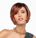 Perruque Kate Soft Gisela Mayer wigs – coupe mi-longue sous les maxillaires avec frange légère et joli volume, style naturel et féminin, fibre synthétique haut de gamme à mémoire de forme, idéale pour camoufler alopécie ou perte de cheveux après chimiothérapie