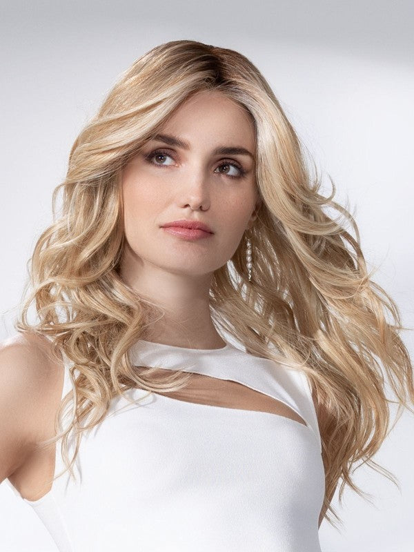 Sparkle Deluxe in Sandy Blonde by Ellen Wille, front view showing the warm sandy tone on the long wavy synthetic wig.
