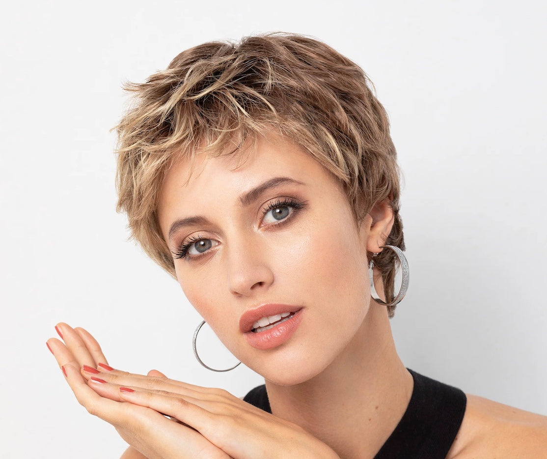 Perruque Sun Tape Gisela Mayer – coupe courte moderne, style féminin et décontracté, look facile à coiffer