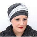 Bonnet chimio Leslie Gris MM Paris, préformé avec 2 pans en bambou pour un turban confortable et stylé, idéal pelade ou chimio.
